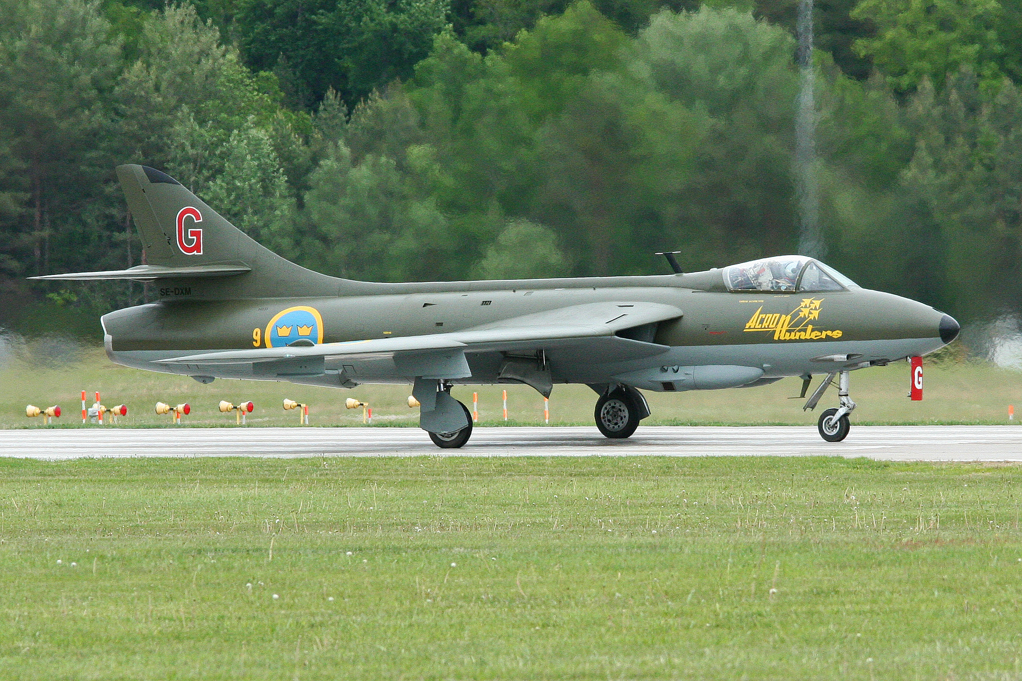 Hawker-Hunter-G-red-SE-DXM.jpg